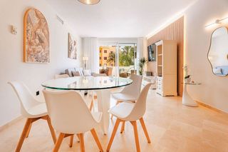 Ático en alquiler en Centro Urbano en Estepona