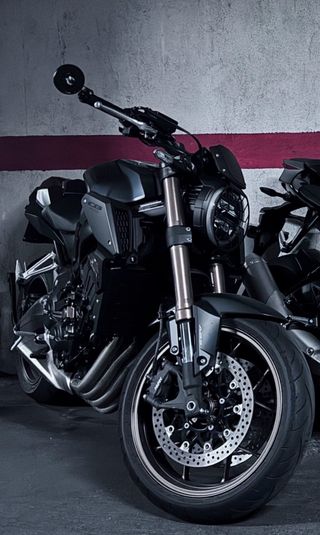 Honda CB650R 2023 Gris A2