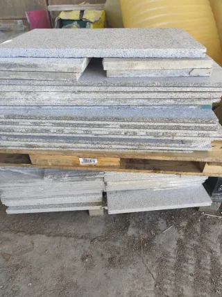 Láminas de granito gris