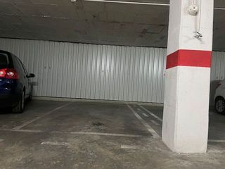 Garaje en alquiler en Huerta del Pilar en Sevilla