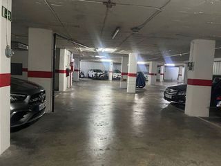 Garaje en alquiler en Huerta del Pilar en Sevilla