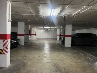 Garaje en alquiler en Huerta del Pilar en Sevilla