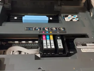 Impresora HP Multifunción Verde y Blanca