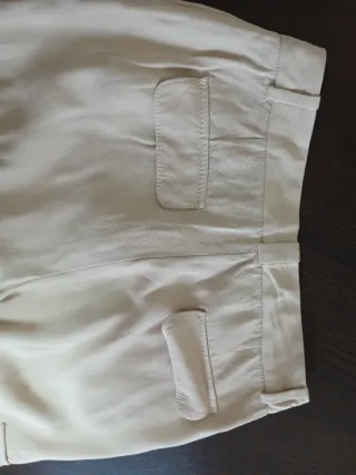 Pantalones Massimo Dutti mujer a 4 euros.