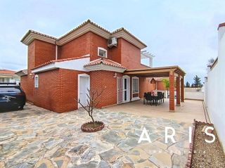 Chalet en alquiler en Manantiales - Lagar - Cortijo en Alhaurín de la Torre