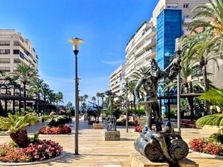 Garaje en venta en Playa Bajadilla - Puertos en Marbella
