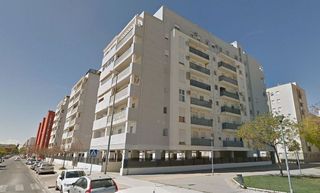 Garaje en venta en Colores - Entreparques en Sevilla