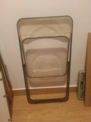 Silla plegable transparente y ambar