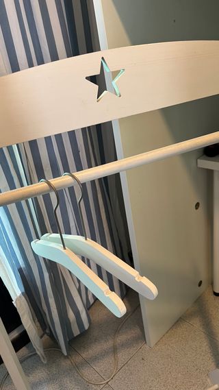 Perchero infantil madera estrella