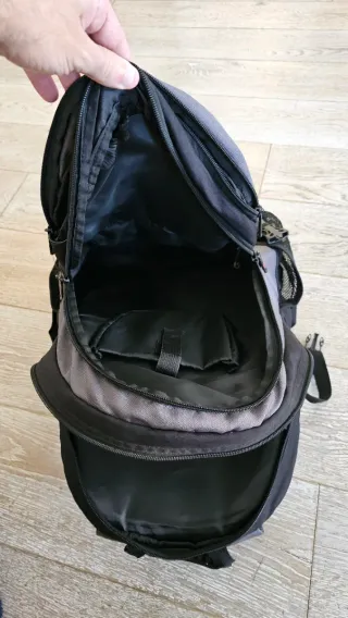 Mochila Monte Campo Negra y Gris