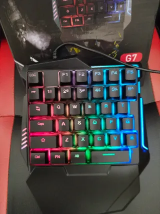 Teclado Gaming G7 RGB Una Mano