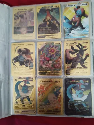 Álbum Pokémon con cartas normales y más replica