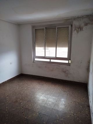 Edificio en venta en Flores de Sil - La Placa en Ponferrada
