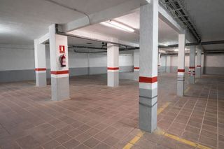 Garaje en venta en Mestral en Reus