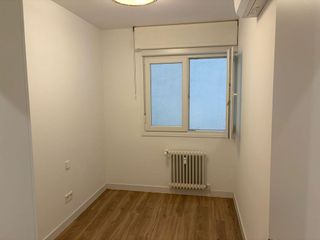 Piso en alquiler en Almagro en Madrid