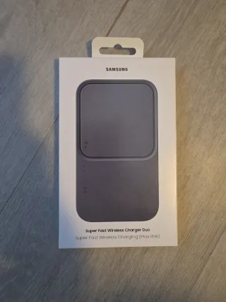 Super fast wireless Charger Duo precintado