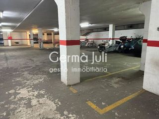 Garaje en venta en Centre en Badalona