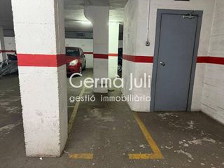 Garaje en venta en Centre en Badalona