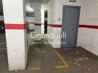 Garaje en venta en Centre en Badalona