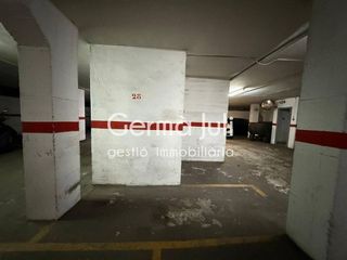 Garaje en venta en Centre en Badalona