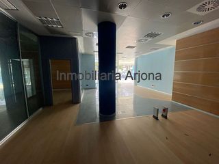 Local comercial en alquiler en Lucena