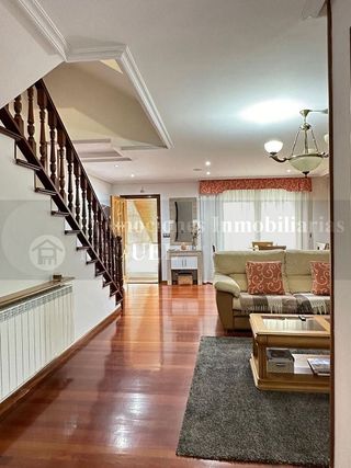 Casa adosada en venta en Verín