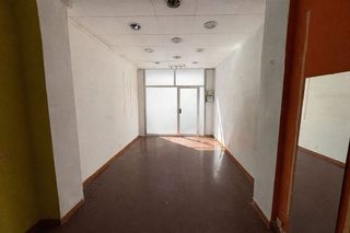 Local comercial en venta en Pubilla Cases en Hospitalet de Llobregat, L´