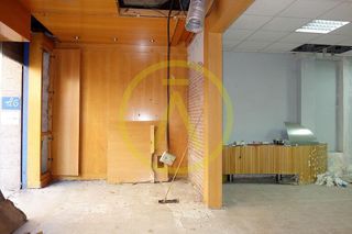 Local comercial en venta en Ca n'Aurell en Terrassa