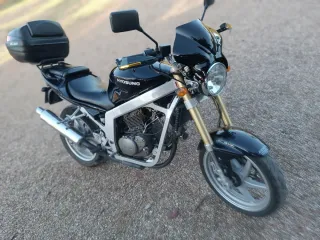 Hyosung Comet GT 250 Negra