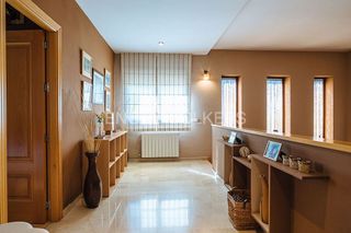 Chalet en venta en Zona Universitaria  en Bormujos