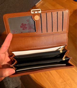 Billetera café mujer