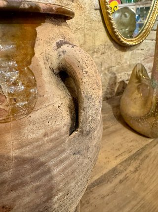 Orza jarra de cerámica antigua con 4 asas. Mielera