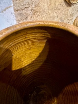 Orza jarra de cerámica antigua con 4 asas. Mielera