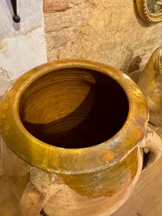 Orza jarra de cerámica antigua con 4 asas. Mielera