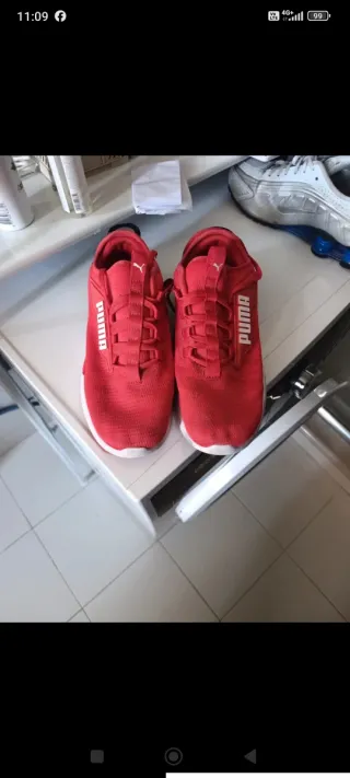 Scarpe Puma Uomo N.42 Rosse e Nere