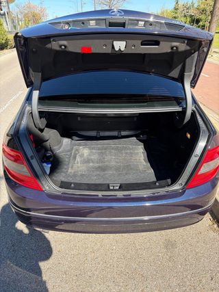 Mercedes-Benz Clase C180k GLP 2010