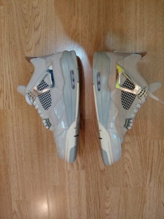 Jordan 4 Retro Frozen Moments