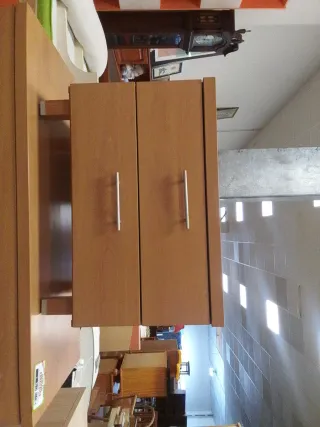 Sinfonier y mesita de madera