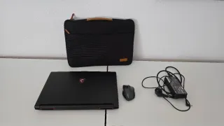 Portátil Gaming MSI Negro/Rojo