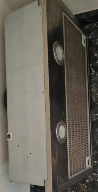 Mesa de comedor madera y silla oficina, cama nido