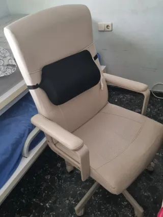 Mesa de comedor madera y silla oficina, cama nido