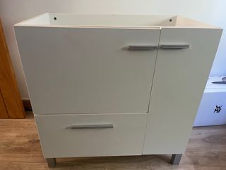 Mueble de baño y espejo con marco mosaico