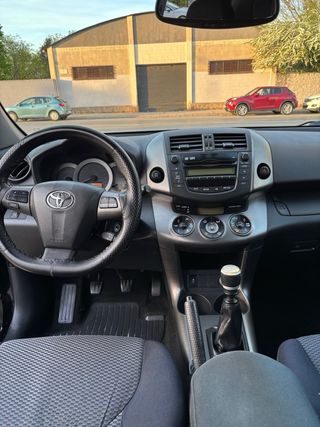 Toyota RAV4 2010