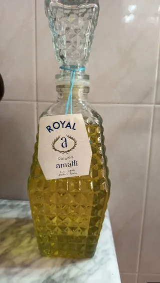 Botella de colonia decorativa grande