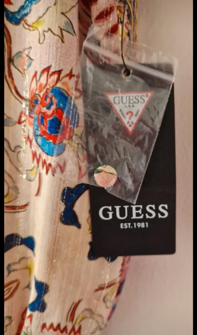 Blusa Guess Multicolor Talla XS nueva con etiqueta