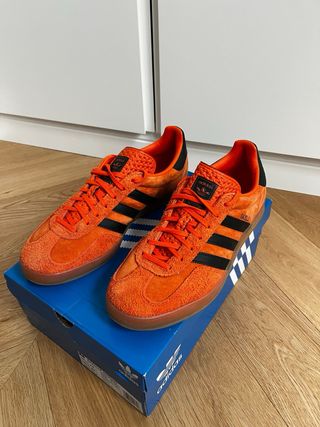 Adidas Gazelle Naranja y Negro