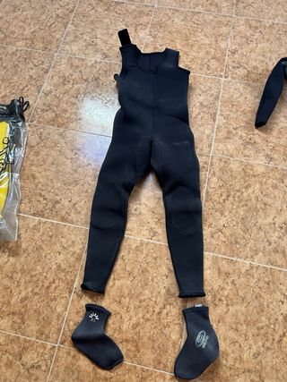 Traje neopreno escuela buceo con escarpines