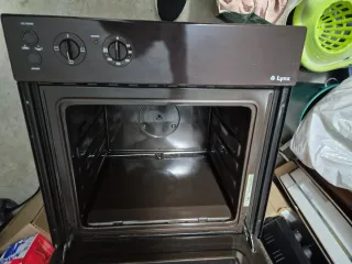 Horno eléctrico y hornilla a gas Corberó