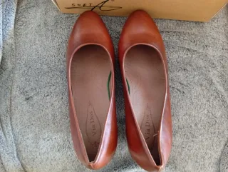 Zapatos marrones marca Sofía