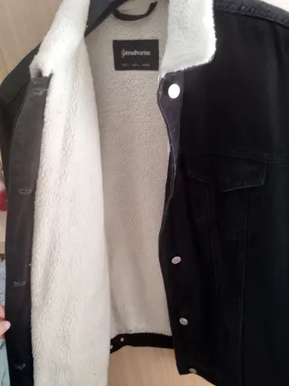 Cazadora vaquera negra con borreguito